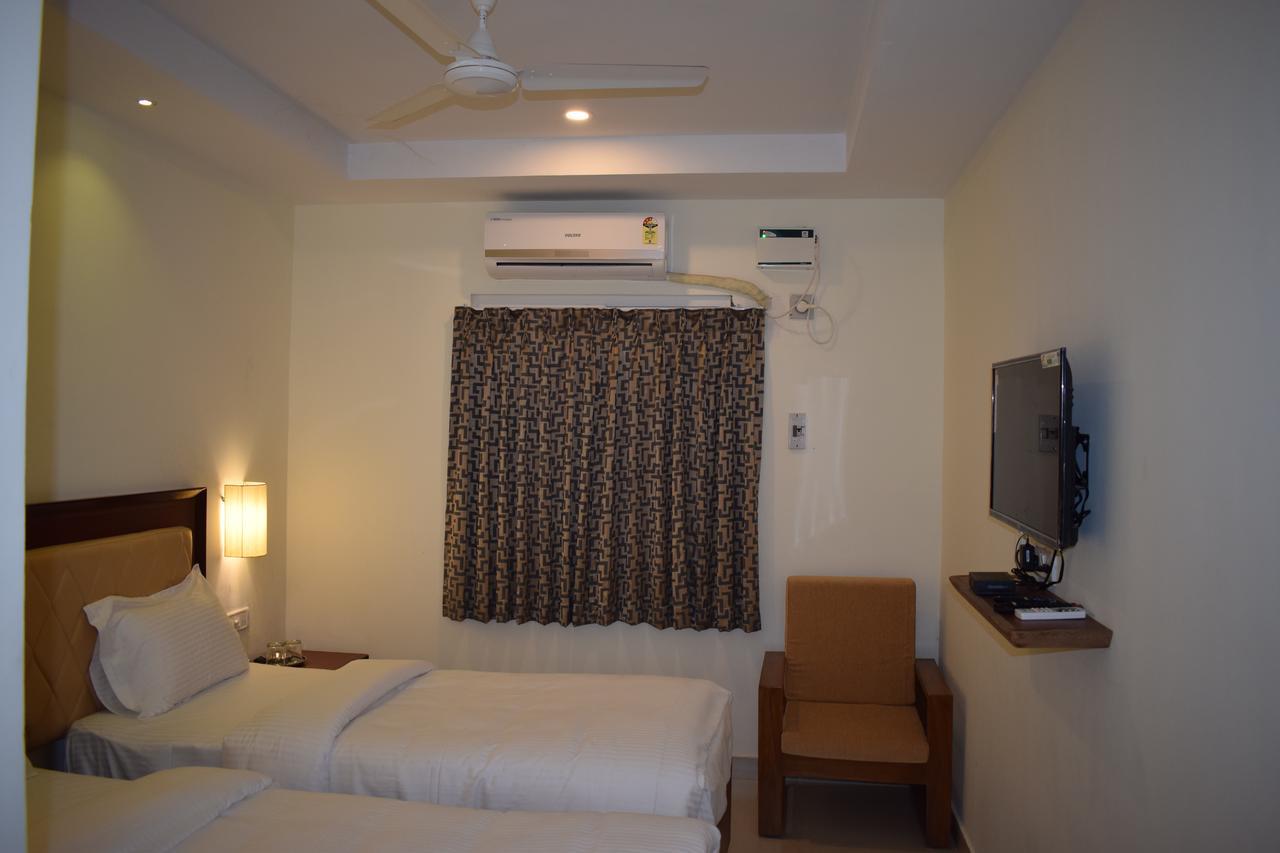 Ak Sea View Residency Hotel Puducherry Værelse billede