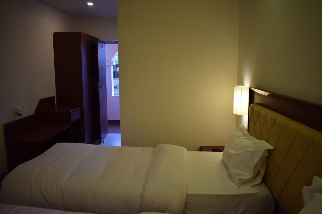 Ak Sea View Residency Hotel Puducherry Værelse billede