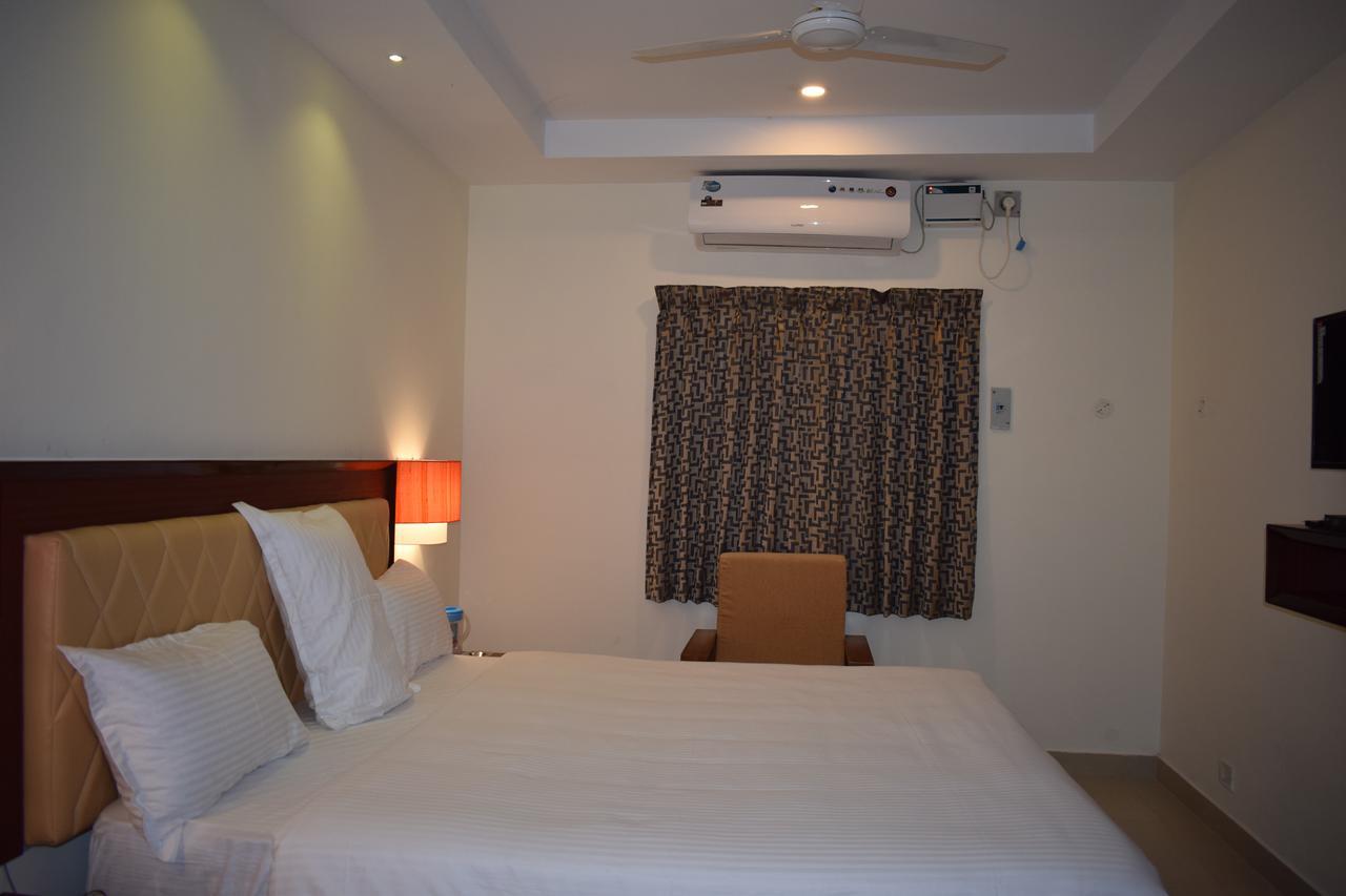 Ak Sea View Residency Hotel Puducherry Eksteriør billede